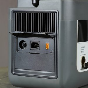 Портативная электростанция FUBAG AS 2400i (аккумулятор LiFePO4) в Магадане фото