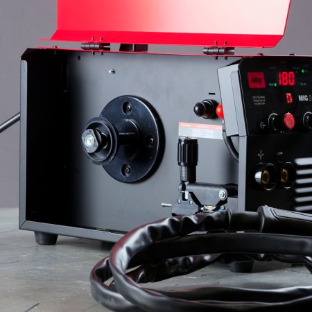 Сварочный полуавтомат FUBAG MIG 2200 BT со встроенной горелкой в Магадане фото