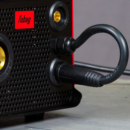 Полуавтомат сварочный FUBAG IRMIG 160 SYN с горелкой 150 А 3 м в комплекте в Магадане фото