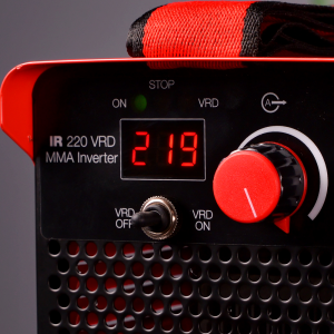Инвертор сварочный FUBAG IR 220 VRD в Магадане фото