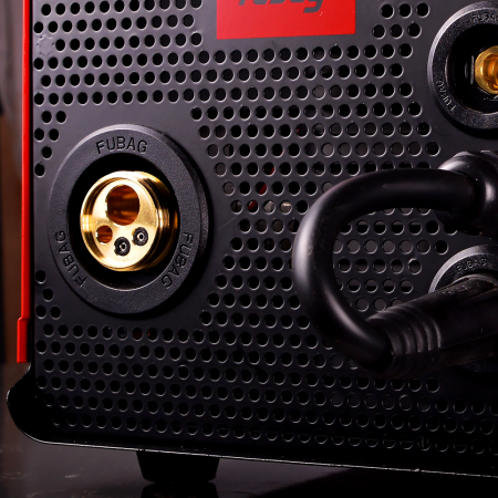 Сварочный полуавтомат FUBAG IRMIG 180 с горелкой FB 250 3 м в комплекте в Магадане фото