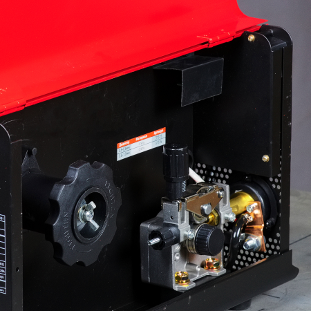 Сварочный полуавтомат FUBAG IRMIG 140 SYN LED с горелкой 150 А в комплекте в Магадане фото